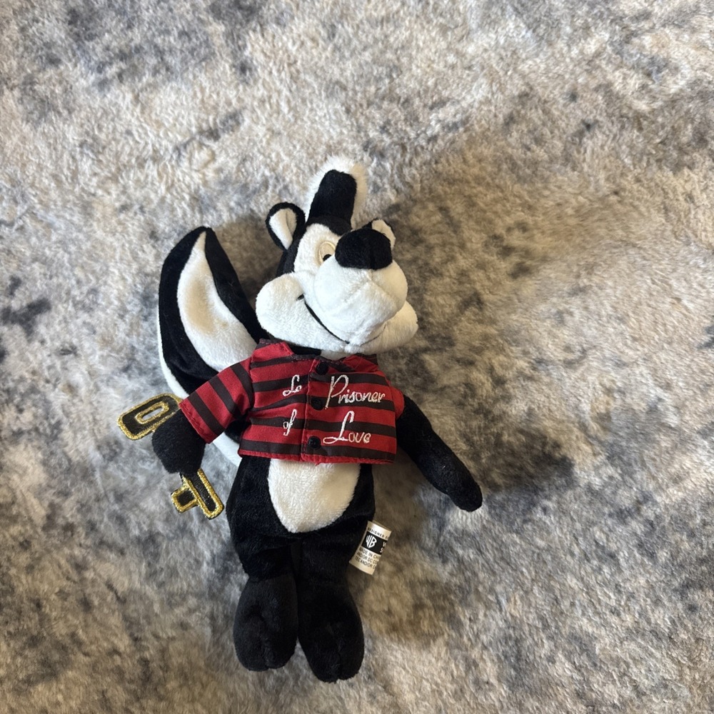 Pepe Le Pew "Le Prisoner of Love" 8" Bean Bag Plush Warner Bros. VTG 1998